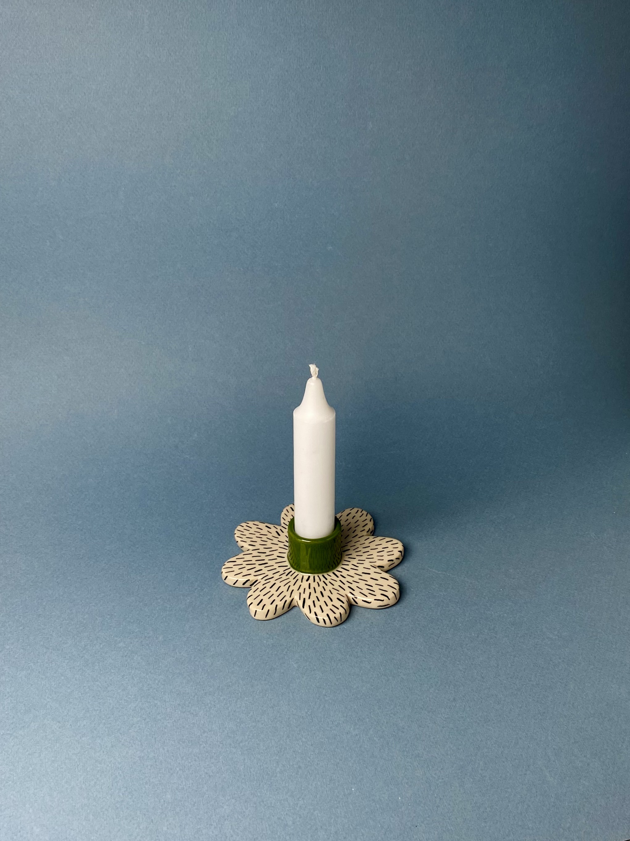 Daisy Candle Holder